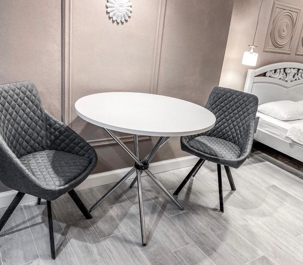Opera Center Hotel & Apartments Лвив Екстериор снимка