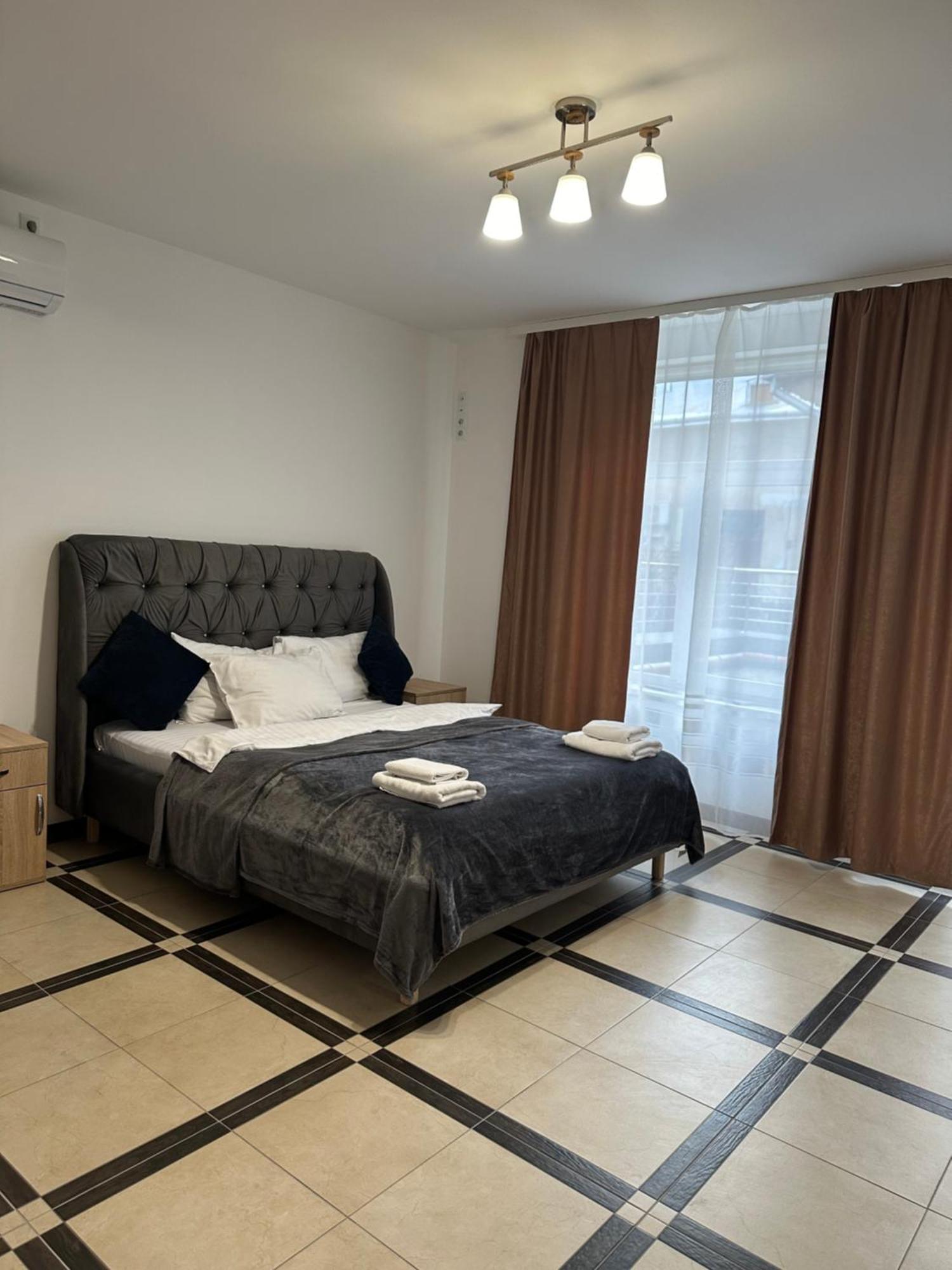 Opera Center Hotel & Apartments Лвив Екстериор снимка