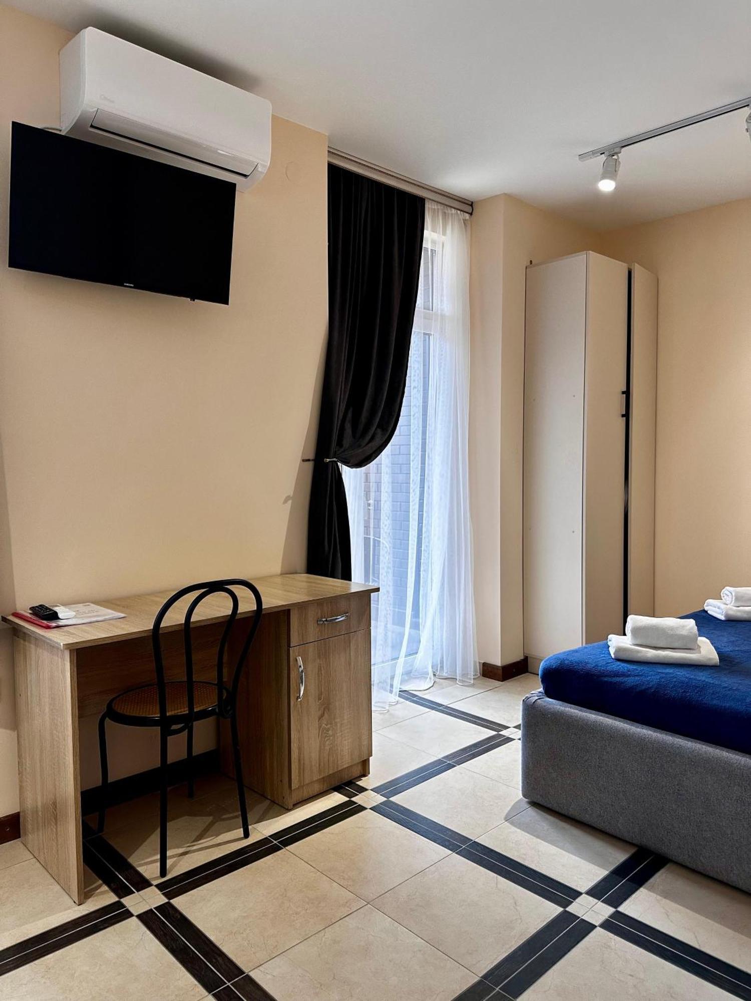 Opera Center Hotel & Apartments Лвив Екстериор снимка