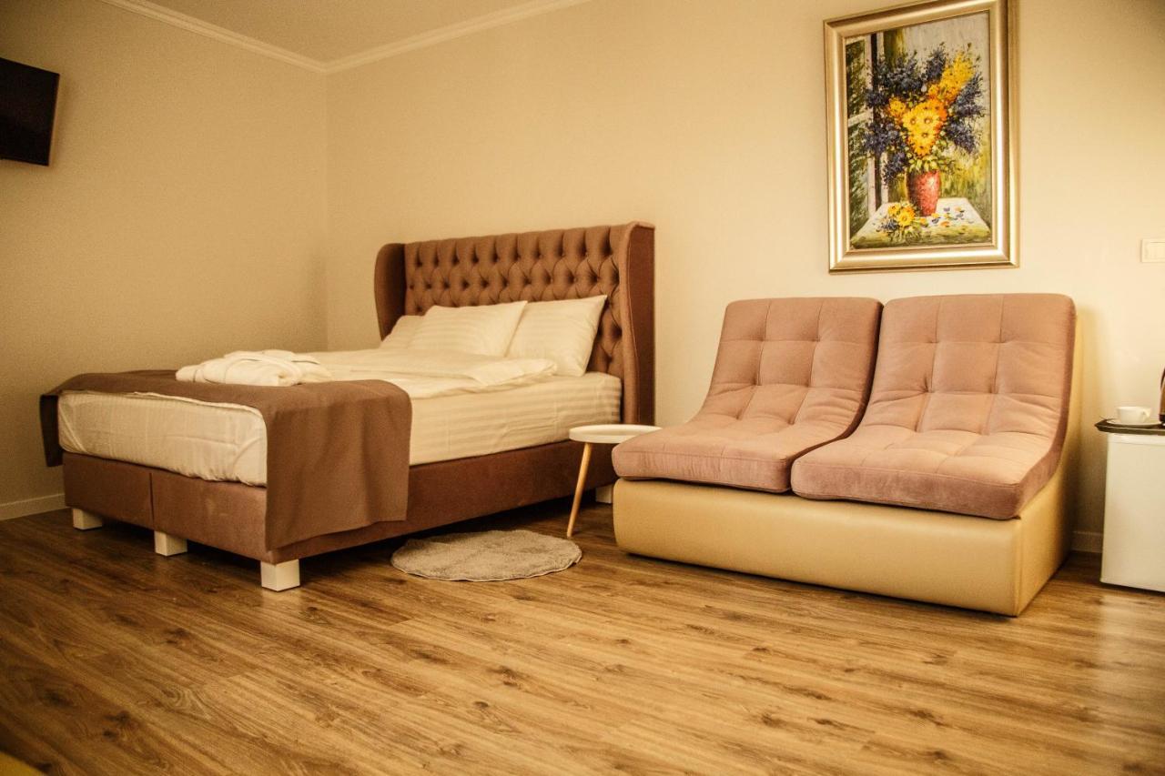 Opera Center Hotel & Apartments Лвив Екстериор снимка