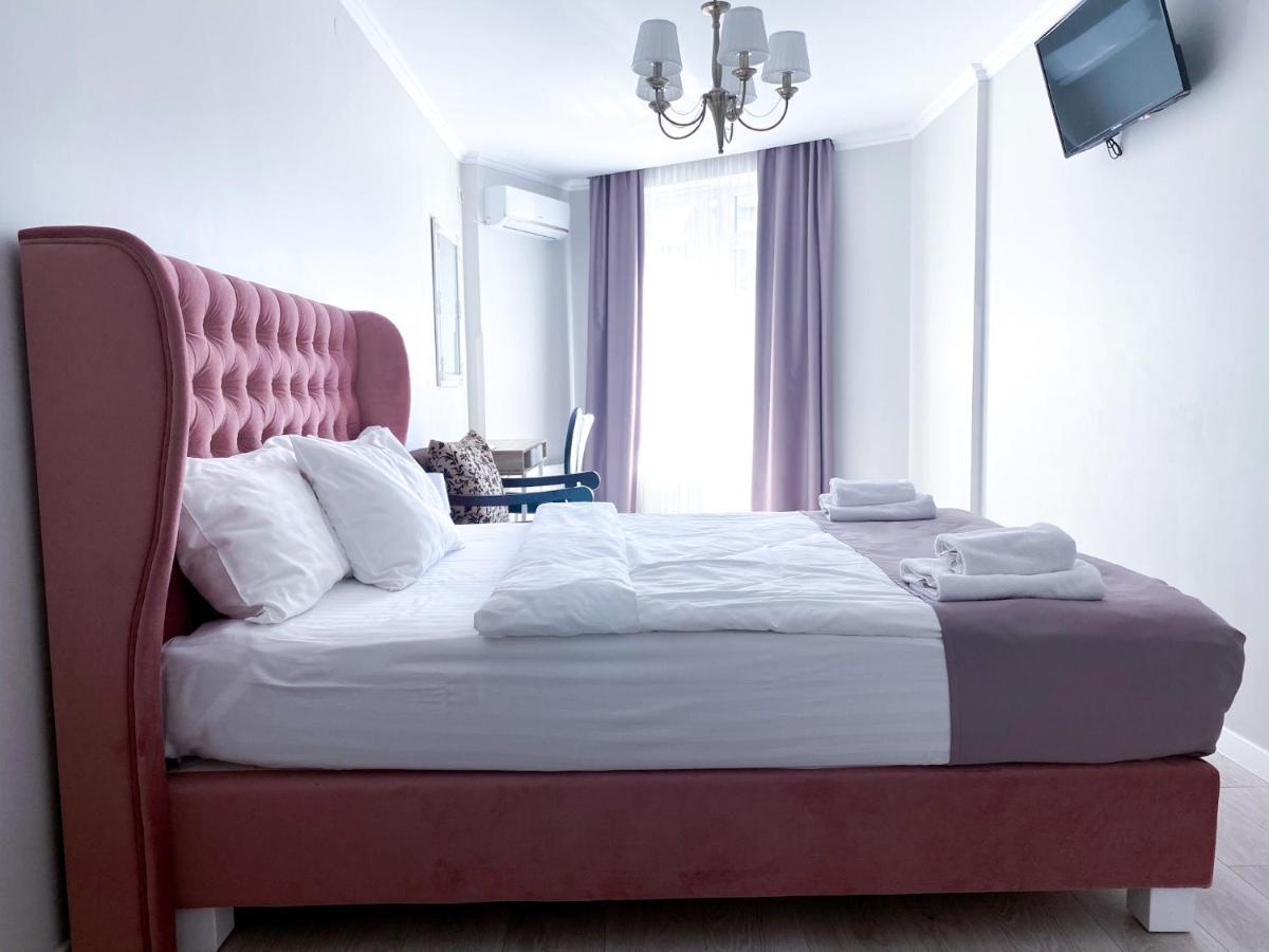 Opera Center Hotel & Apartments Лвив Екстериор снимка