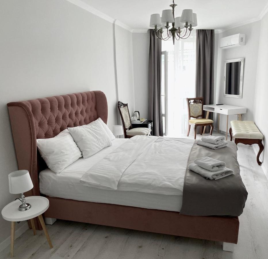 Opera Center Hotel & Apartments Лвив Екстериор снимка